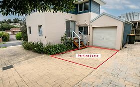Ocean Breeze 100M From The Beach, Pet Friendly